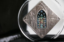 Palau. 10 dollars. 2013. Ag. 50,00 g. "Sacred Art Holy Windows Series - St. Vitus Prague". Antique Finish. With a Coloured Window insert. Tirada de 99...