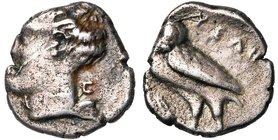 LUCANIE, VELIA, AR drachme, 440-400 av. J.-C. D/ T. de la nymphe Velia à g., les cheveux relevés. Derrière la nuque, . R/ YEΛH Chouette à g., t. de f...