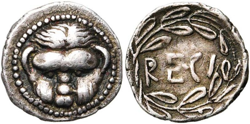BRUTTIUM, RHEGION, AR litre, 460-445 av. J.-C. D/ Mufle de lion de f. R/ RECI da...