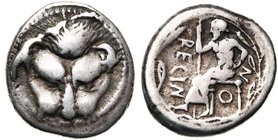 BRUTTIUM, RHEGION, AR drachme, 450-445 av. J.-C. D/ T. de lion de f. R/ Iocaste assis à g. sur un siège sans dossier, ten. un long sceptre. De g. à d....
