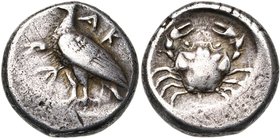 SICILE, AGRIGENTE, AR didrachme, 500-480 av. J.-C. D/ AK-RA Aigle à g. R/ Crabe. SNG ANS 953; SNG München 51 (mêmes coins); Jenkins, Gela, gr. IV. 8,4...