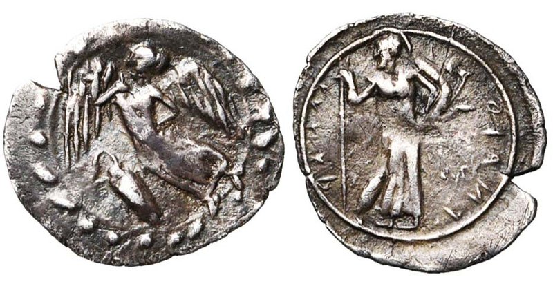 SICILE, CAMARINA, AR litre, vers 460-440 av. J.-C. D/ Niké volant à g. En dessou...