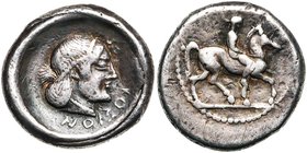 SICILE, SYRACUSE, AR drachme, vers 475-470 av. J.-C. D/ Cavalier chevauchant à d. R/ ΣVRAKOΣΙON T. d'Aréthuse à d., les cheveux retenus par un collier...