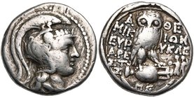 ATTIQUE, ATHENES, AR tétradrachme, 156-155 av. J.-C. D/ T. casquée d'Athéna à d. R/ Α-ΘΕ∕ MIK-IΩN/ EYP-YKΛΕ∕ APE/ΣTO/Σ Chouette sur une amphore. A d.,...