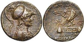 PHRYGIE, APAMEE, AE bronze, 133-48 av. J.-C. D/ B. d'Athéna casquée à d. R/ ΑΠΑΜΕΩΝ∕ ΑΝΤΙΦΩΝ∕ ΜΕΝΕΚΛEOYΣ Aigle de f., les ailes déployées, sur le symb...