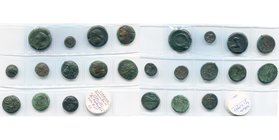 SICILE, SYRACUSE, lot de 12 bronzes, dont: T. d'Athéna/Oursin entre deux dauphins, T. d'Athéna de f./Hippocampe (rare), T. de Zeus/Cheval, T. de Koré/...