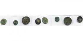 THRACE, lot de 4 bronzes: Ainos, T. de Poséidon/Hermès; Maronée, Cheval/Vigne dans un carré, T. de Dionysos/Dionysos ten. une grappe de raisins (rare)...