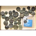 MACEDOINE, lot de 30 bronzes: Akanthos (8); Amphipolis (5); Maronée; Olynthos (7); Potideia (2), T. d'Athéna/Trident; Thessalonique; Uranopolis (5); T...