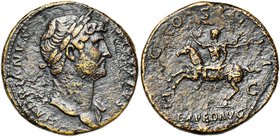 HADRIEN (117-138), AE sesterce, 119-138, Rome. D/ HADRIANVS- AVGVSTVS T. l. à d., l'épaule g. dr. R/ COS III/ S-C/ EXPED AVG L'empereur à cheval à g.,...
