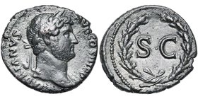 HADRIEN (117-138), dupondius, 134-138, Rome. D/ HADRIANVS AVG COS III PP T. l. à d. R/ SC dans une couronne. BMC 1618; RIC 831. 9,22g Belle patine ver...