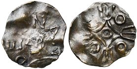 NAMUR, Comté, Albert II (avant 1031-1063), AR denier, vers 1030-1040, Dinant. D/ EONAM T. à g. R/ Croix fourchue évidée, portant un annelet au centre...