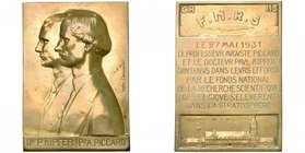 BELGIQUE, AE médaille, 1931, Demanet. Premier vol stratosphérique du Prof. Piccard et du Dr. Kipfer. D/ B. des deux scientifiques à g. R/ Inscription ...