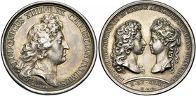 FRANCE, AR médaille, 1697, Mauger & Roussel. Mariage du duc de Bourgogne et de Marie-Adélaïde de Savoie. D/ T. à d. R/ T. des époux f. à f. Méd. Louis...
