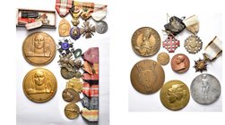 lot de 7 médailles et 13 décorations, dont Belgique, 10 décorations d'un combattant 1914-1918 montées sur 2 barrettes, médaille de l'Exposition univer...