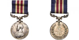 GRANDE-BRETAGNE, Military Medal en argent, à l’effigie de George V. Avec ruban. Exemplaire non attribué sur la tranche, indiquant une attribution à un...