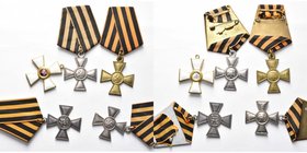 RUSSIE, lot de 5 décorations: reproductions d’une croix émaillée de l’Ordre de Saint-Georges (sans ruban) et de quatre croix de Saint-Georges (avec ru...