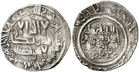 AH 387. Califato. Hixem II. Medina Fez. Dirhem. (V. 613). 2,26 g. Reverso ligeramente descentrado. MBC.
