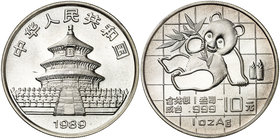 1989. China. 10 yuan. (Kr. A221). 31,11 g. AG. Panda. S/C.