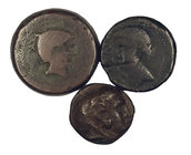 Lote de 3 bronces antiguos de Hispania. RC/BC.