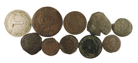 Lote de 9 monedas en cobre españolas de diferentes épocas y valores, se adjunta una ficha de Cooperativa. Total 10 piezas. A examinar. BC/MBC-.