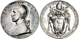 1939. Vaticano. Pio XII. Medalla. 36,98 g. Plata. En estuche oficial limpiado. S/C-.