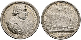 Altdeutsche Münzen und Medaillen 
 Nürnberg, Stadt 
 Silbermedaille 1717 von G.W. Vestner, auf das Reformationsjubiläum. Brustbild Luthers nach rech...