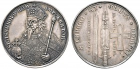 Altdeutsche Münzen und Medaillen 
 Nürnberg, Stadt 
 Silbermedaille o.J. (um 1720) von D.S. Dockler, auf die Reichskleinodien. Brustbild Kaiser Sigi...