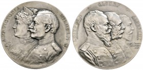 Altdeutsche Münzen und Medaillen 
 Nürnberg, Stadt 
 Mattierte Silbermedaille 1897 von L.Chr. Lauer, auf die Kaiserparade zum Abschluß des Kaiser­ma...