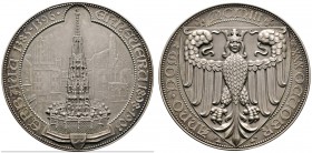 Altdeutsche Münzen und Medaillen 
 Nürnberg, Stadt 
 Mattierte Silbermedaille 1903 von L.Chr. Lauer, auf die Erneuerung des Schönen Brunnens. Ansich...