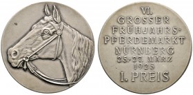 Altdeutsche Münzen und Medaillen 
 Nürnberg, Stadt 
 Mattierte, silberne Prämienmedaille 1925 unsigniert. Erster Preis beim 6. großen Frühjahrspferd...