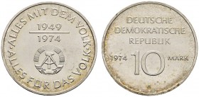 Deutsche Münzen und Medaillen ab 1871 
 Deutsche Demokratische Republik 
 10 Mark - MATERIALPROBE in Silber (500/1000) 1974. 25 Jahre DDR. Mit Rands...