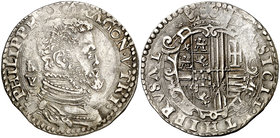s/d. Felipe II. Nápoles. IBR/PV. 1/2 ducado. (Vti. 353) (MIR. 171/1). 14,84 g. Acuñación algo floja. MBC.