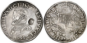 1561. Felipe II. Nimega. 1 escudo felipe. (Vanhoudt pág. 272 tipo B). 33,94 g. Resello: león en escudo (De Mey 944) en anverso, realizado en 1573 en H...