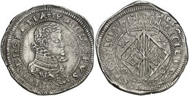 1611. Felipe III. Messina. 1 escudo. (Vti. 152) (MIR. 343/2). 31,43 g. Atractiva. Ex Colección Leunda 30/11/2011, nº 14. Rara. MBC+.