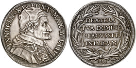1684. Vaticano. Inocencio XI. 1 piastra. (Kr. 451.1). 31,95 g. AG. Año VIII. Rara. EBC-.