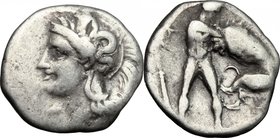 Greek Italy. Southern Apulia, Tarentum. AR Diobol, c. 380-325 BC. D/ Head of Athena left, wearing crested Attic helmet decorated with Skylla. R/ Herak...