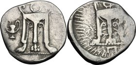 Greek Italy. Bruttium, Kroton. AR Stater, 430-420 BC. D/ Tripod; to left, cantharus; to right, ϘPO. R/ Tripod; in exergue, Π. HN Italy 2117; SNG ANS 3...