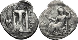 Greek Italy. Bruttium, Kroton. AR Stater, c. 425-350 BC. D/ ϘΡΟΤ. Tripod with ring handles; to left, barley grain; in exergue, Ε. R/ [ΟΙΚΙΜΤΑΜ]. Youth...