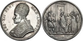 Leone XII (1823 - 1829), Annibale Sermattei della Genga. Medaglia annuale, A. II. D/ LEO XII PONT MAX ANNO II. Busto con triregno e piviale a sinistra...