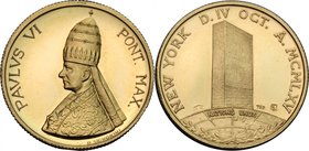 Paolo VI (1963-1678), Giovanni Battista Montini. Medaglietta per la Visita alle Nazioni Unite, 1965. D/ PAVLVS VI PONT MAX. Busto a sinistra con trire...