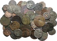 Lotto di 62 monete di varie zecche e epoche. Interessante insieme da visionare. La maggior parte delle monete presenti nel lotto è di epoca medievale....