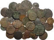 Lotto di 43 monete di ambito papale, la maggior parte emesse per la zecca di Gubbio. Interessante lotto da visionare. Il lotto comprende baiocchi, mez...