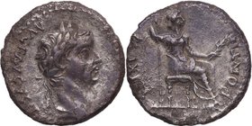 16 dC. Tiberio (14-37). PONTIF MAXIM. Lugdunum. Denario. Ric 26. Ag. 2,87 g. MBC. Est.150.
