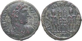 330-333 dC. Constantino I (307-337). Heraclea. Follis. RIC VII Heraclea 116. Ve. 2,79 g. CONSTANTI-NVS MAX AVG, busto de Constantino con diadema de ro...
