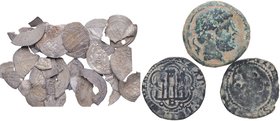 Siglos VII-XI. 35 trozos de monedas hispano-arabes. Ag. Est.60.