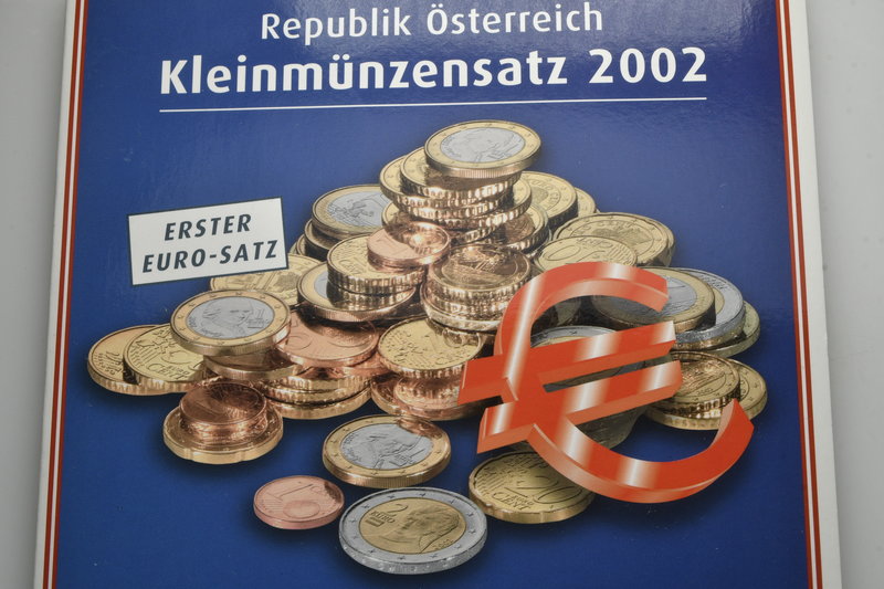 Austria. AD 2002.
3,88 Euro





mint state