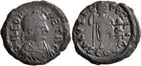 Leo I, 457-474. Follis (Bronze, 21 mm, 2.93 g, 7 h), Constantinopolis. DN LEO PE-RPET AG Pearl-diademed, draped and cuirassed bust of Leo I to right. ...