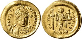 Justin I, 518-527. Solidus (Gold, 21 mm, 4.47 g, 6 h), Constantinopolis, 519-527. D N IVSTINVS P P AVG Pearl-diademed, helmeted and cuirassed bust of ...