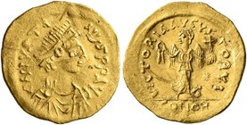 Justin I, 518-527. Tremissis (Gold, 15 mm, 1.48 g, 6 h), Constantinopolis. D N IVSTINVS P P AVI Diademed, draped and cuirassed bust of Justin to right...