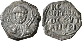 CRUSADERS. Antioch. Tancred, regent, 1101-1112. Follis (Bronze, 22 mm, 5.14 g, 7 h). Ο / ΠΕ-Τ/P/O/C Nimbate bust of St. Peter facing, raising his righ...